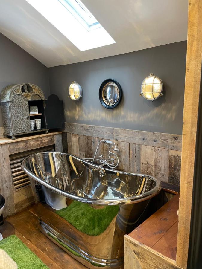 Appartement The Cocktail Lounge At Cheshire Boutique Bathhouse à Nantwich Extérieur photo